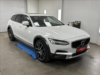 Volvo V90 2.0 D5 235PS Cross Country Pro