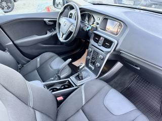 Volvo V40 T2 Momentum #Tan