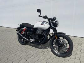 Moto Guzzi V7 Stone TEN