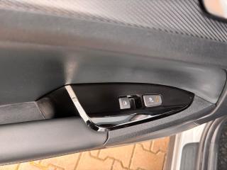 Kia Sportage 1.6 T-GDi MHEV DCT AWD TOP Evo - náhled 25