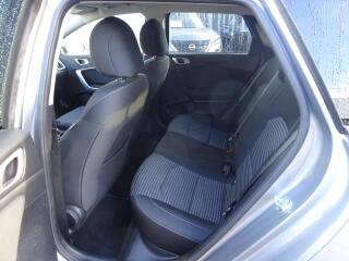 Kia Ceed 1.5 T-GDI 103kW 7DCT TOP - náhled 11