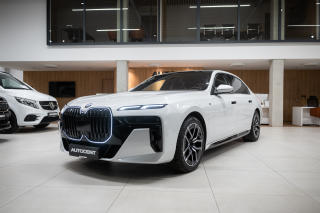 BMW 740 xD M-SPORT NEZAVISL SKY 