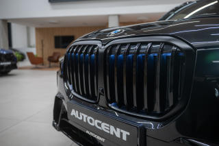 BMW X7 M40I 280KW MAS, NEZ TOP. 