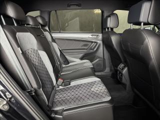 Volkswagen Tiguan Allspace 2,0 TDi  DSG 4x4 R-Line Matrix - náhled 15