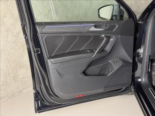 Volkswagen Tiguan Allspace 2,0 TDi  DSG 4x4 R-Line Matrix - náhled 25