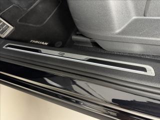 Volkswagen Tiguan Allspace 2,0 TDi  DSG 4x4 R-Line Matrix - náhled 30