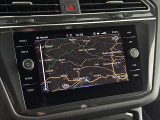 Volkswagen Tiguan Allspace 2,0 TDi  DSG 4x4 R-Line Matrix - náhled 39