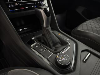 Volkswagen Tiguan Allspace 2,0 TDi  DSG 4x4 R-Line Matrix - náhled 44