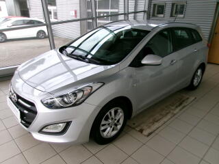 Hyundai i30 1.6i 88kW, �R, AC
