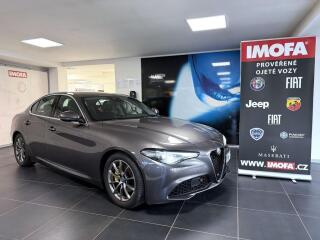 Alfa Romeo Giulia 2.2 JTD 180k AT8 ZF Super