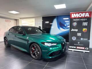 Alfa Romeo Giulia 2.9 V6 BiTurbo 520k QV Carbon