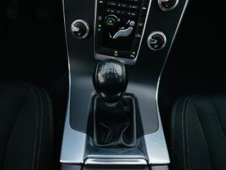 Volvo V60 2.0D3 5VÁLEC MANUÁL LED VÝHŘEV - náhled 33