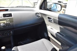 Suzuki Swift 1,3 i 67KW • 4X4 • PO SERVISE - náhled 28