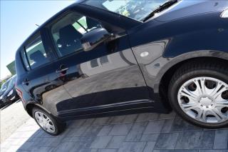Suzuki Swift 1,3 i 67KW • 4X4 • PO SERVISE - náhled 9