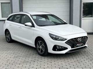Hyundai i30 1.5i KAMERA 1.MAJITEL �R