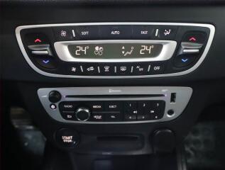 Opel Insignia (2015) Cosmo 2.0 CDTI, Navi, Tempomat - náhled 14