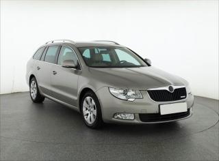 koda Superb 1.6 TDI, Navi, Xenony