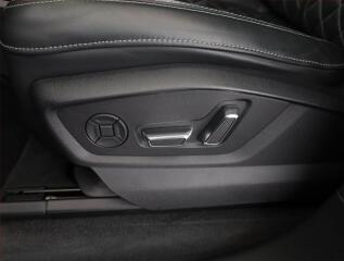 Mercedes-Benz Třídy A (2017) AMG line A 180 d, Automat - náhled 15