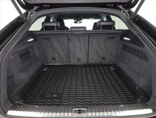 Mercedes-Benz Třídy A (2017) AMG line A 180 d, Automat - náhled 18