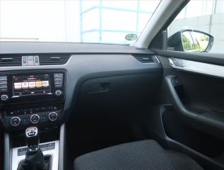 Škoda Octavia (2016) Ambition Plus 2.0 TDI, 4X4 - náhled 8