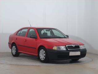koda Octavia 1.6, po STK, rezervace