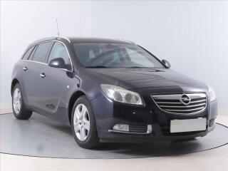 Opel Insignia 2.0 Turbo, Xenony, Tempomat