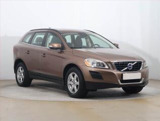 Volvo XC60 D3, Tempomat, Park.�senzory