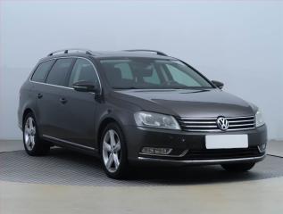 Volkswagen Passat Highline 2.0 TDI, Navi, Xenony