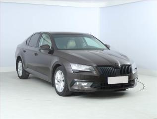 koda Superb 1.4 TSI, Xenony, Tempomat
