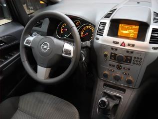Opel Zafira (2014) 1.8, 7 míst, ČR,1.maj - náhled 7