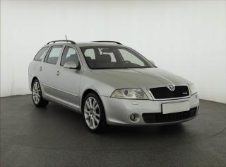koda Octavia RS 2.0 TDI, Xenony, Tempomat