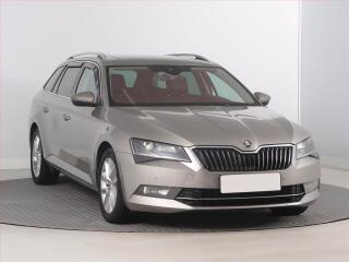�koda Superb Style 1.6 TDI, K��e, Navi