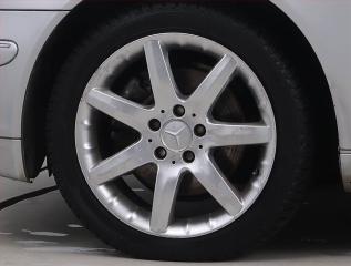 Mercedes-Benz Třídy C (2003) C 240 4MATIC, 4X4, Automat - náhled 15