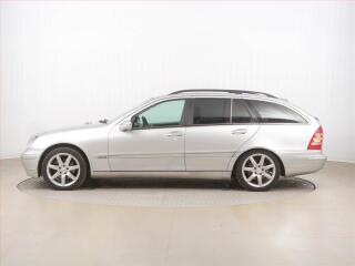 Mercedes-Benz Třídy C (2003) C 240 4MATIC, 4X4, Automat - náhled 3