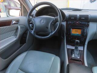 Mercedes-Benz Třídy C (2003) C 240 4MATIC, 4X4, Automat - náhled 7