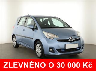 Toyota Verso 1.33 VVT-i, Serv.kniha