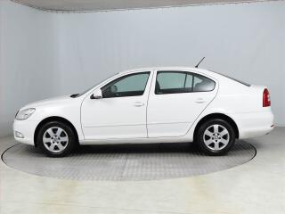 Hyundai i30 (2024) Comfort 1.0 T-GDI, ČR,1.maj - náhled 3