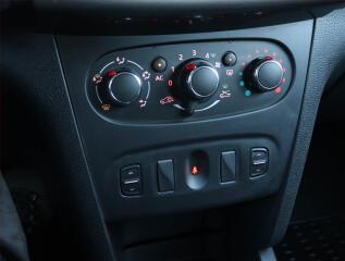 Dacia Sandero (2014) 0.9 TCe - náhled 14