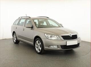 �koda Octavia 1.6 TDI, Serv.kniha, Tempomat