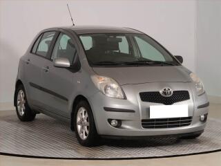 Toyota Yaris 1.3 VVT-i, Automat, nov� STK