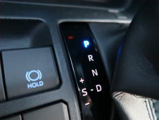 Toyota RAV4 (2019) 2.5 Hybrid - náhled 12