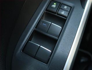 Toyota RAV4 (2019) 2.5 Hybrid - náhled 14