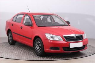 koda Octavia 1.2 TSI, po STK, rezervace