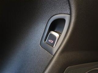 Audi A4 (2015) S-Line 2.0 TDI, 4X4, Automat - náhled 24