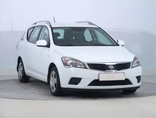 Kia Ceed 1.4 CVVT, p�kn� stav