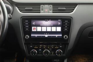 Volkswagen Passat (2018) R-Line 2.0 TDI - náhled 12