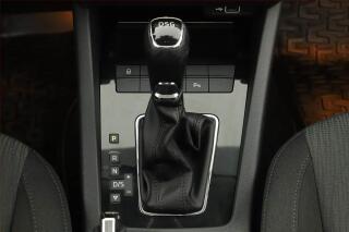 Volkswagen Passat (2018) R-Line 2.0 TDI - náhled 13