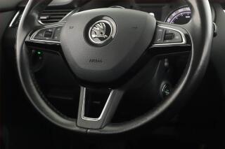 Volkswagen Passat (2018) R-Line 2.0 TDI - náhled 20