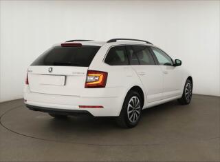 Volkswagen Passat (2018) R-Line 2.0 TDI - náhled 5