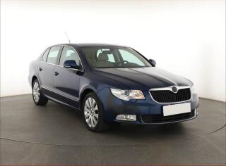 �koda Superb Elegance 2.0 TDI, Xenony